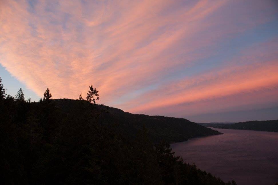 Moon Water Lodge Malahat Екстер'єр фото