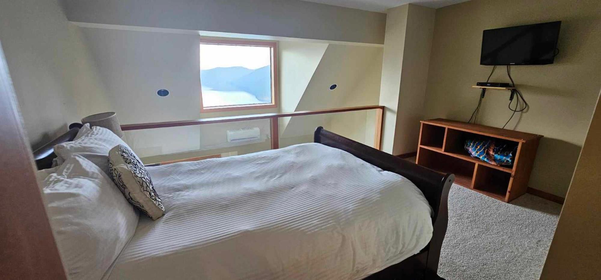 Moon Water Lodge Malahat Екстер'єр фото