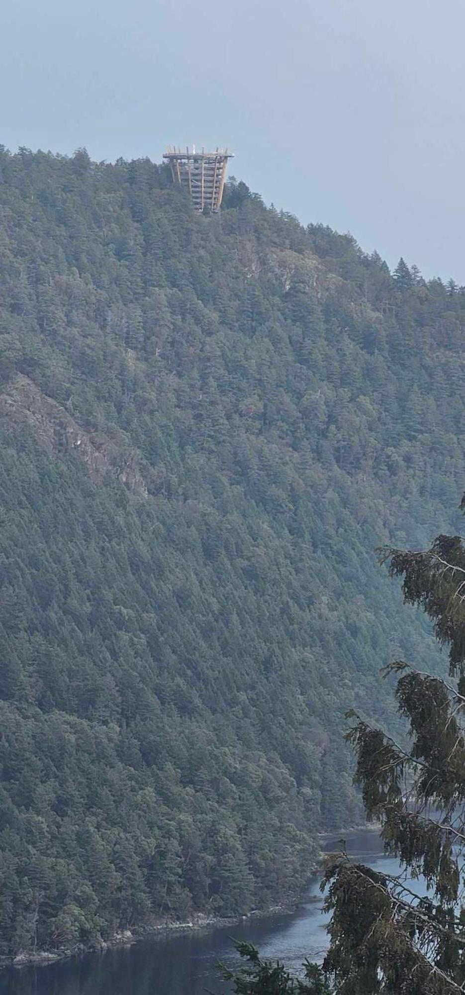 Moon Water Lodge Malahat Екстер'єр фото