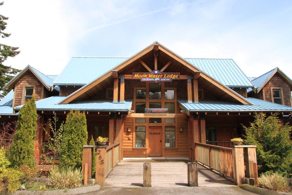 Moon Water Lodge Malahat Екстер'єр фото