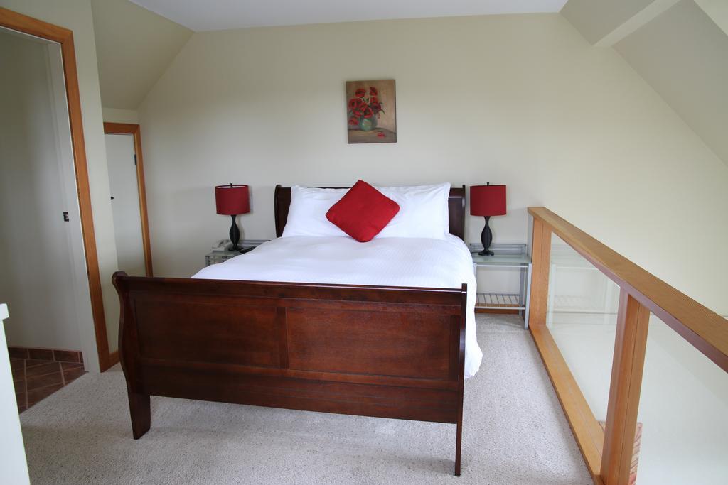 Moon Water Lodge Malahat Екстер'єр фото